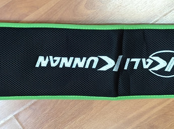 KALI KUNNAN Padded Surf 420, funda acolchada de malla negra con ribete verde