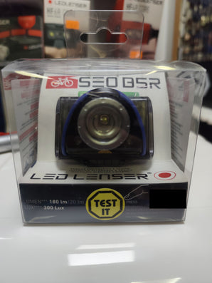 Ledlenser SEO B5R en su envase: luz de bicicleta recargable, 180 lm
