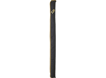 Funda blanda de tela DAIWA de la serie ES, negra con vivos dorados y logotipo Daiwa
