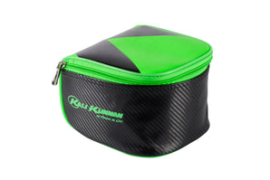 KALI KUNNAN Extreme, funda para carrete negra con textura de carbono y paneles verdes